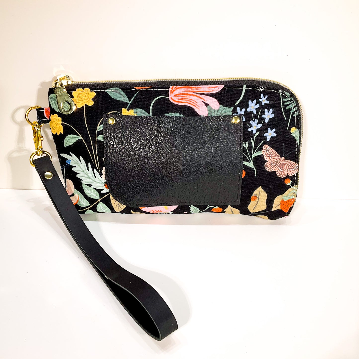 Yarrow Wristlet - Strawberry Field in Black with Black Leather Pocket #6